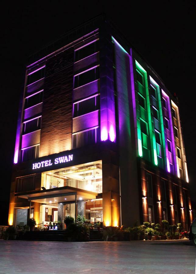 Hotel Swan Zirakpur Chandigarh Exterior photo