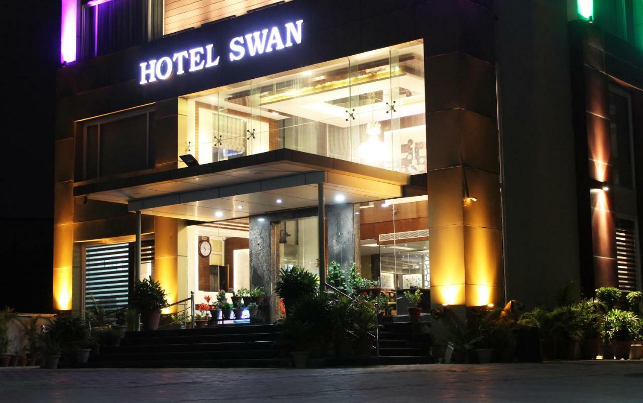 Hotel Swan Zirakpur Chandigarh Exterior photo